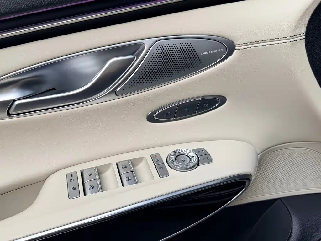 Genesis GV70 2025 2.5T Luxury