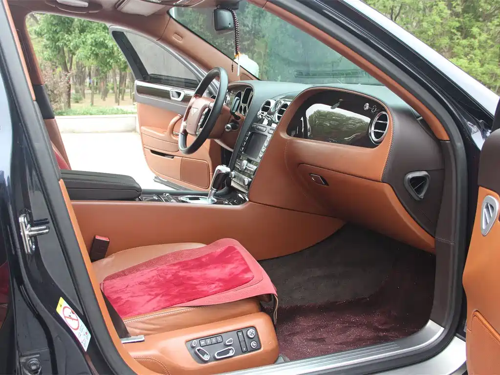 Bentley Flying Spur — миниатюра 14