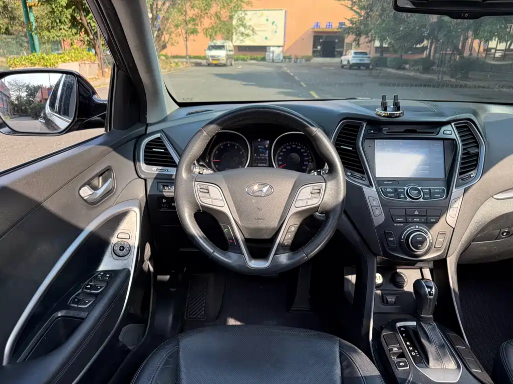 Hyundai Santa Fe — миниатюра 14
