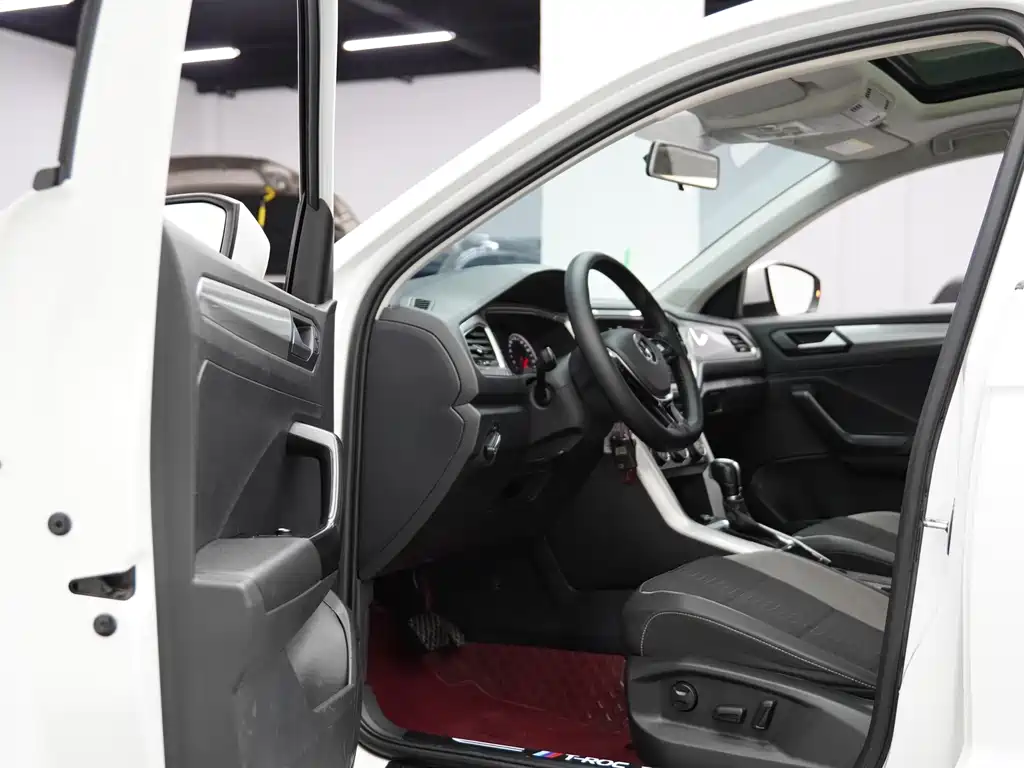 VOLKSWAGEN T ROC EXPLORING SONGS