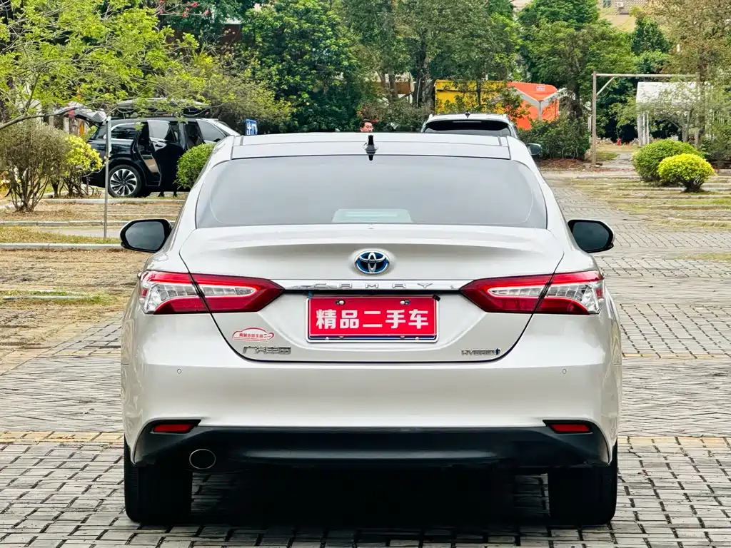 TOYOTA CAMRY