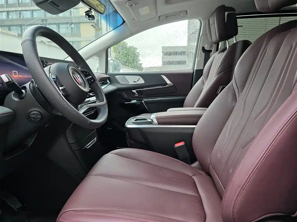 Buick Century 2025 2.0T мест