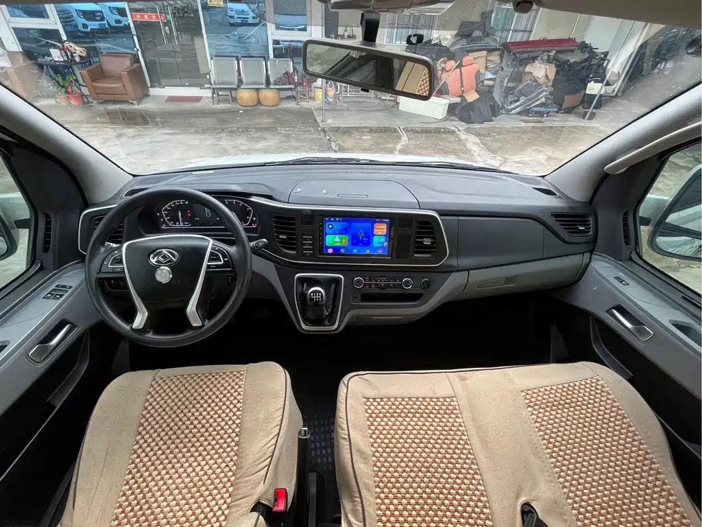 MAXUS V80 — миниатюра 8