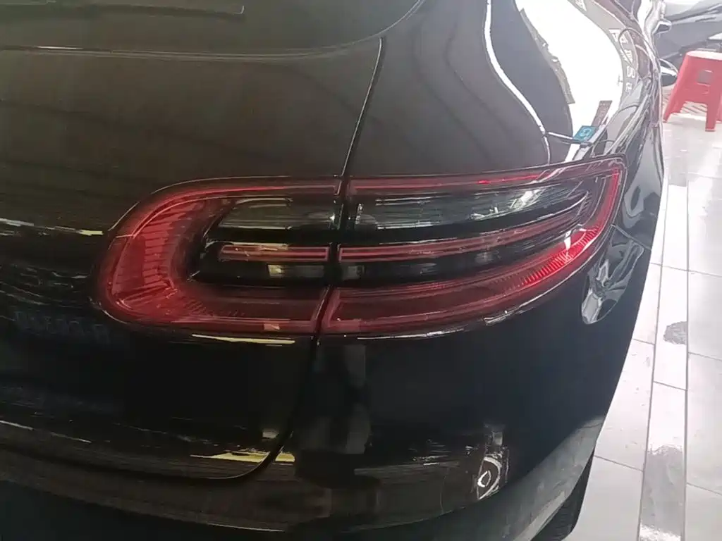 Porsche Macan — миниатюра 8