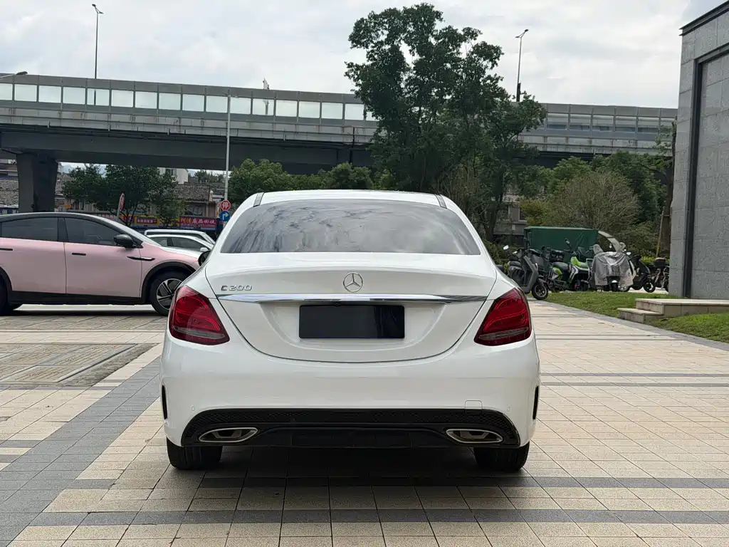 Mercedes-Benz C-Class — миниатюра 8