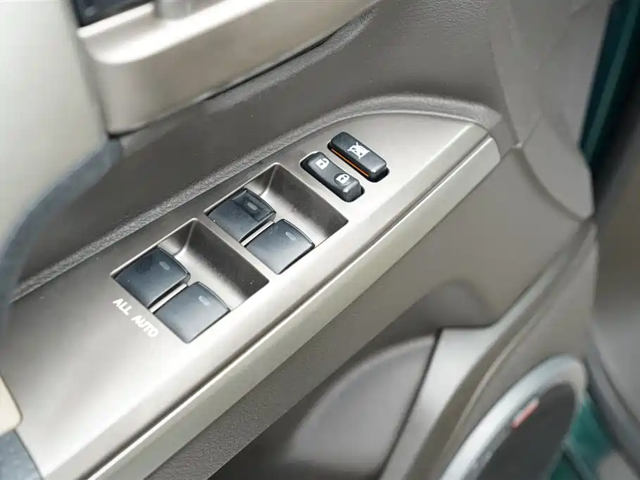 Toyota Land Cruiser 2010 4.7L AT VX