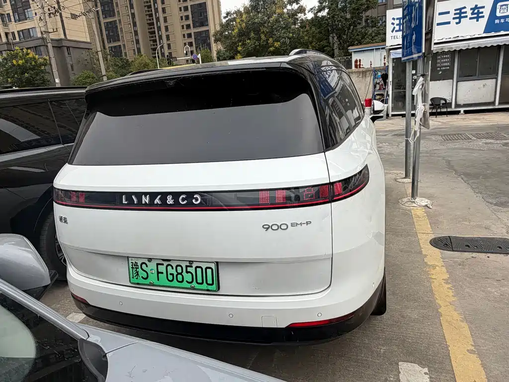 Lynk & Co 900 — миниатюра 8
