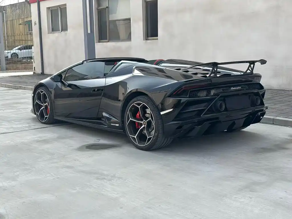 LAMBORGHINI HURACÁN