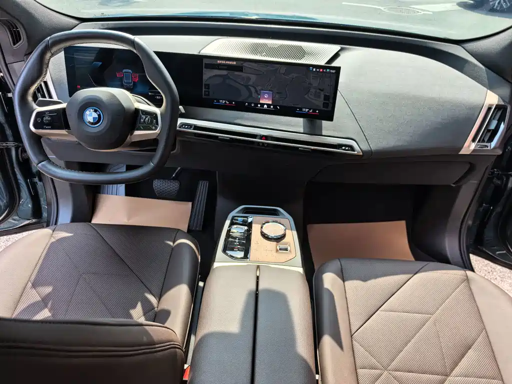 BMW iX — миниатюра 17