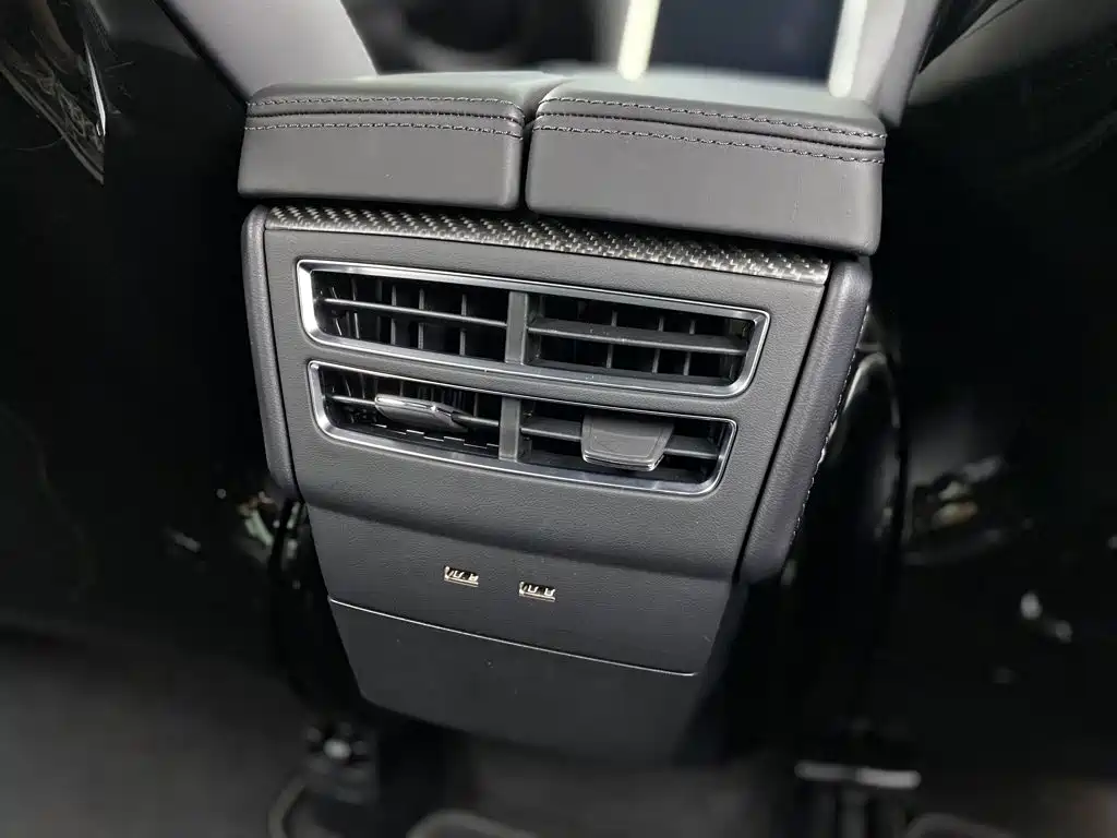 Tesla Model X — миниатюра 33
