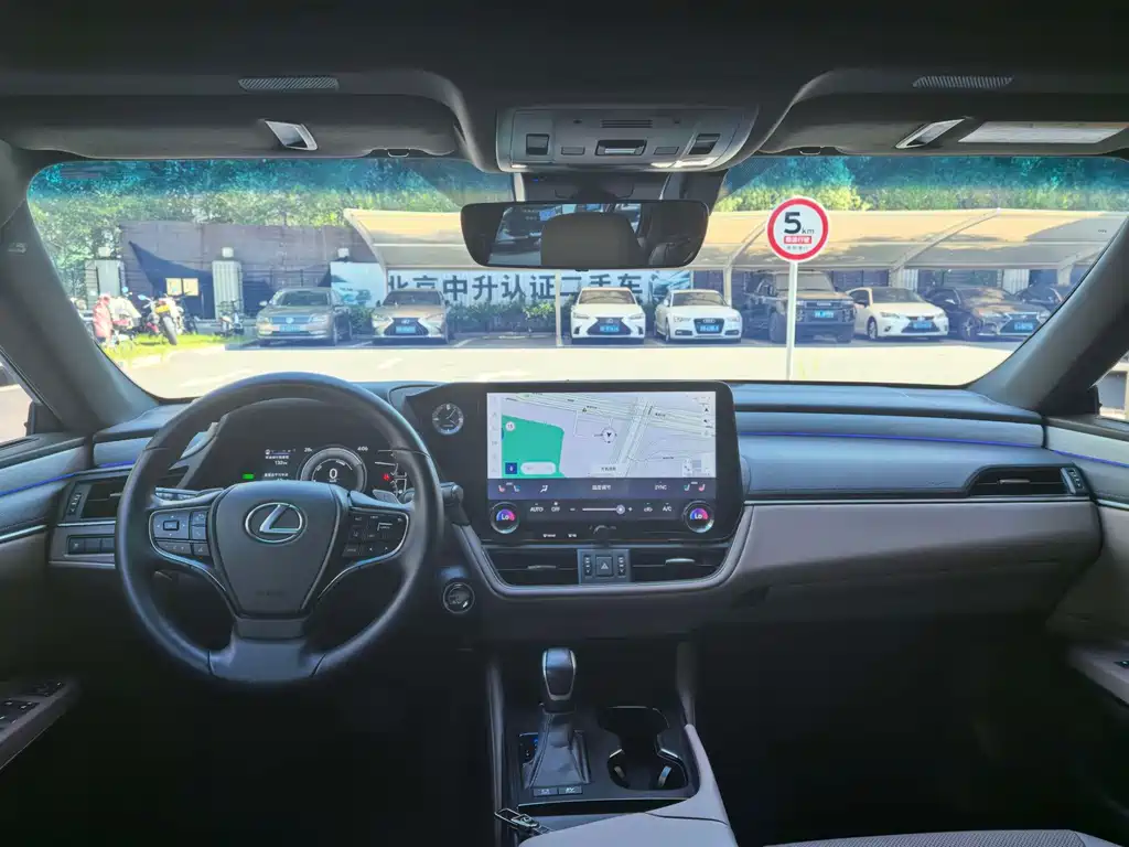 Lexus ES — миниатюра 6