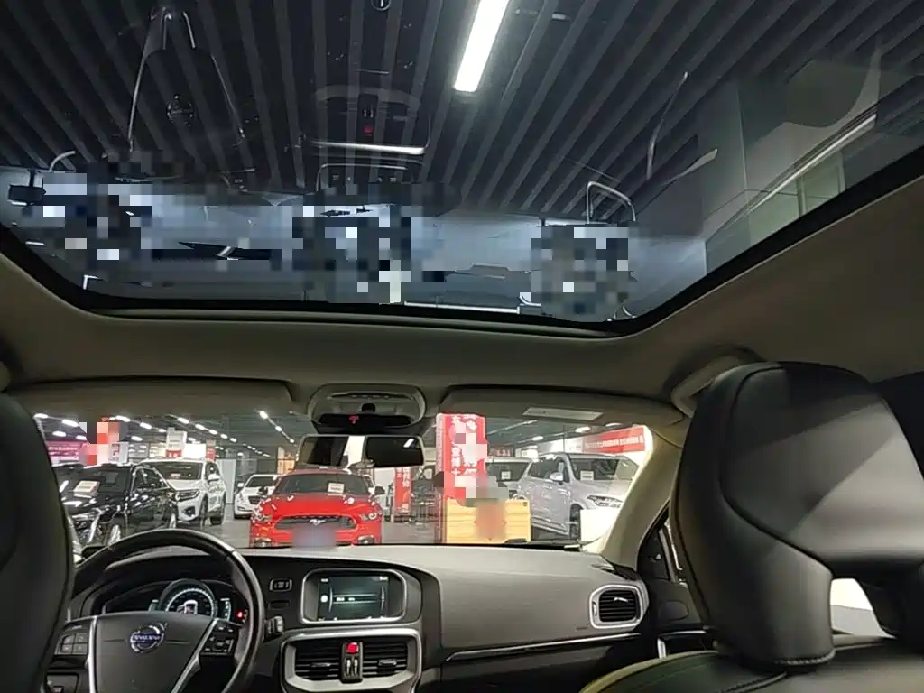 Volvo V40 — миниатюра 18