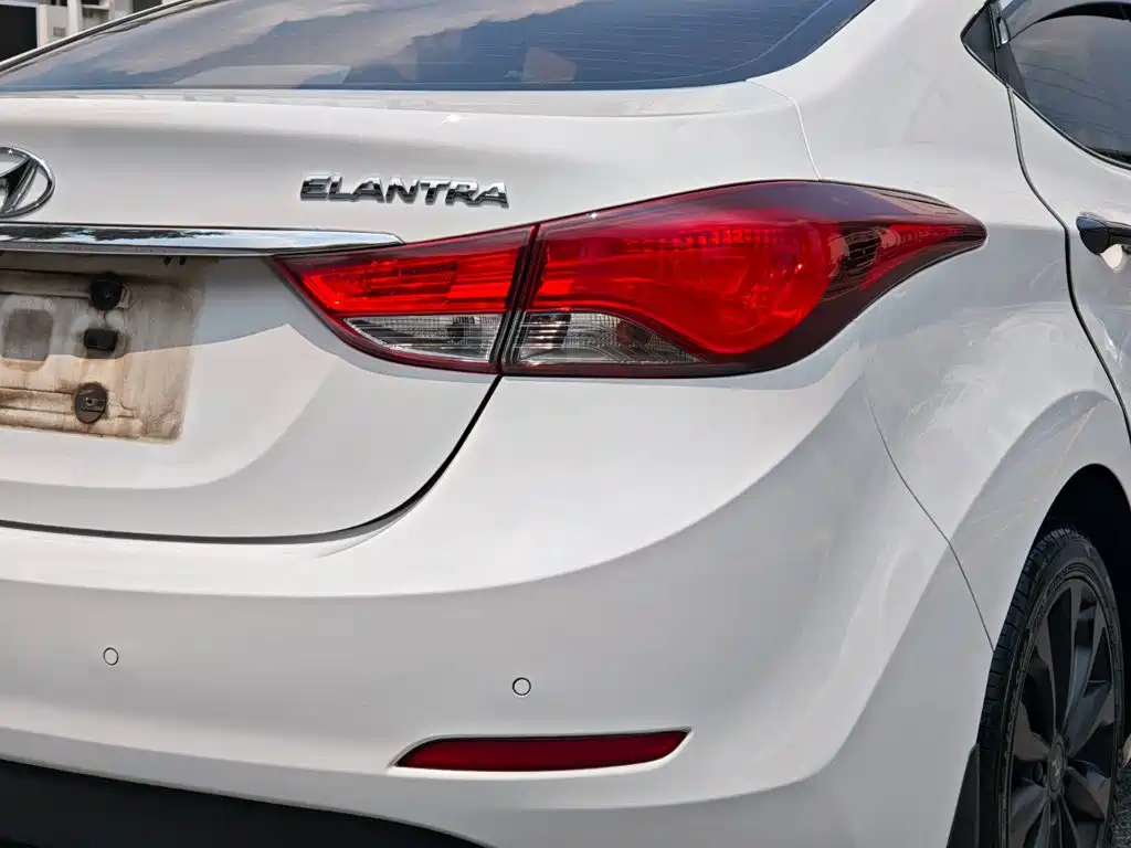 Hyundai Elantra Langdong — миниатюра 10