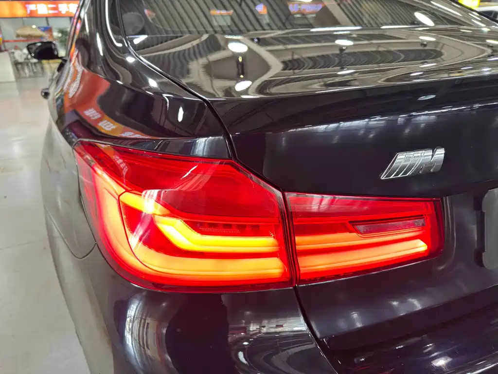 BMW 5 Series — миниатюра 23