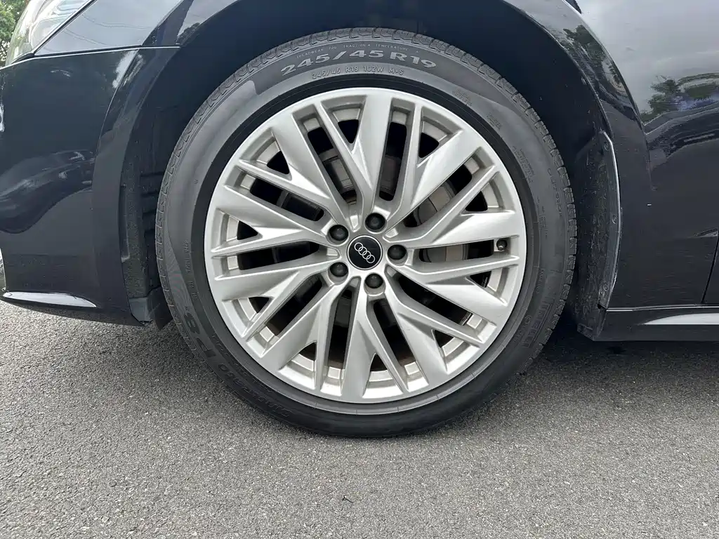 Audi A7L 2024 45TFSI S-line