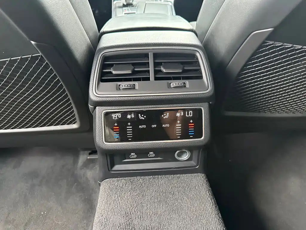 Audi A7L 2024 45TFSI S-line