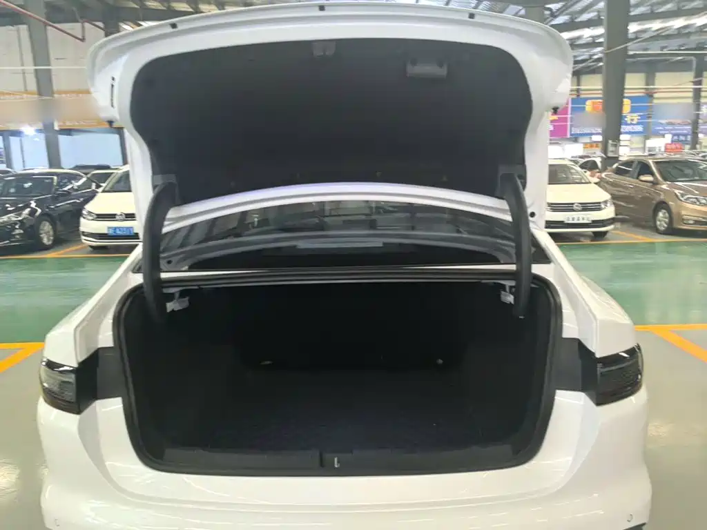 BYD Seal 05 DM-i — миниатюра 19