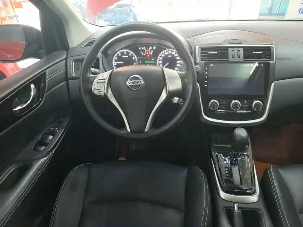Nissan Tiida — миниатюра 11