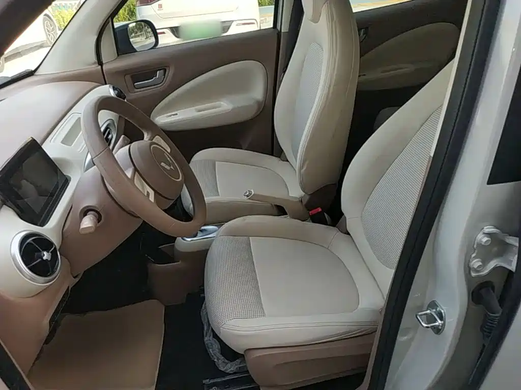 Wuling MINIEV — миниатюра 15