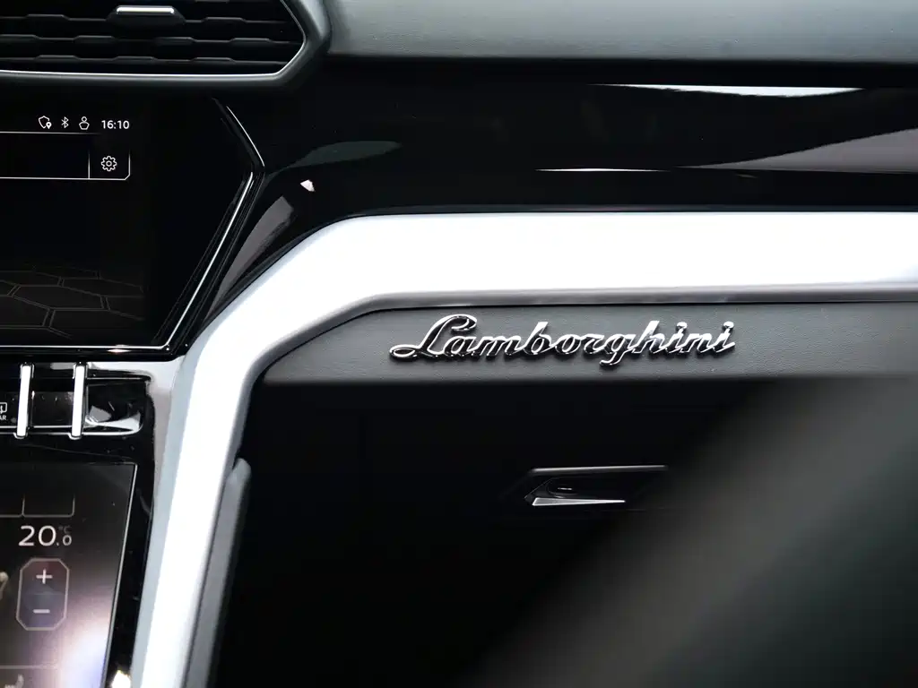 Lamborghini Urus — миниатюра 9