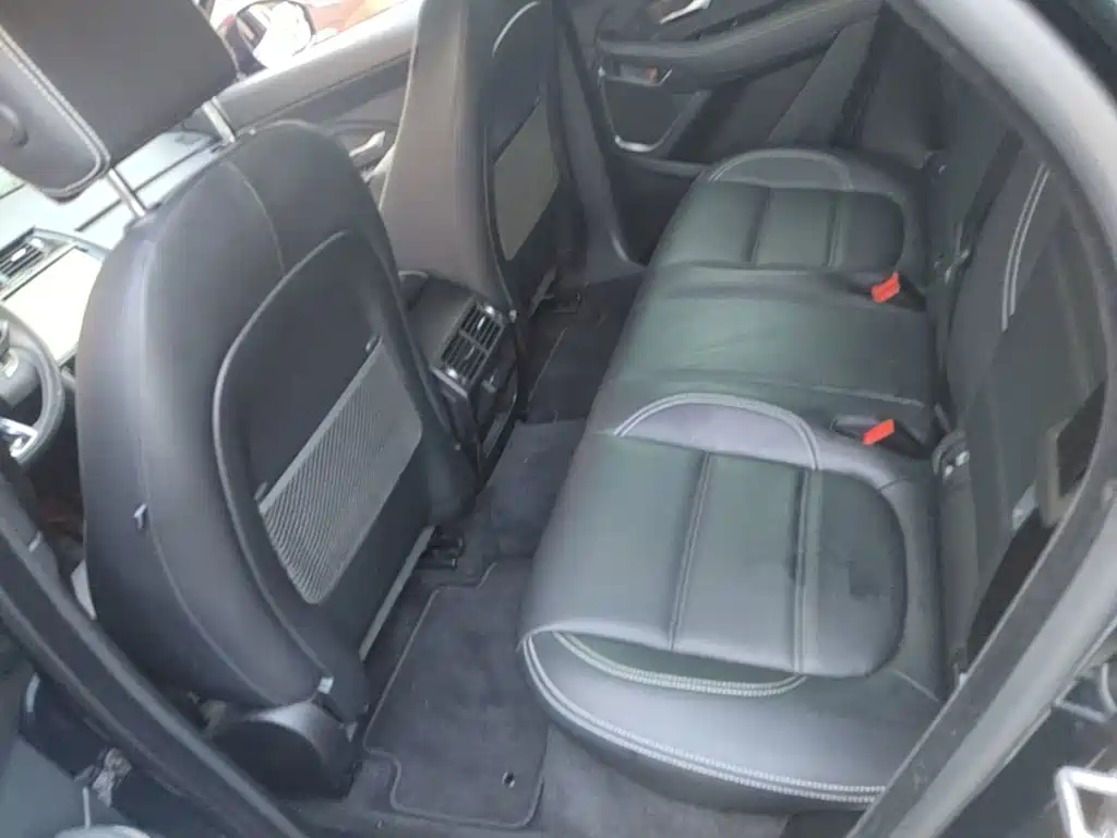 Jaguar E-PACE — миниатюра 17