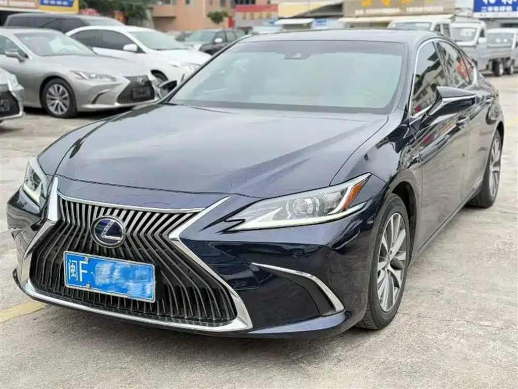 Lexus ES 2019