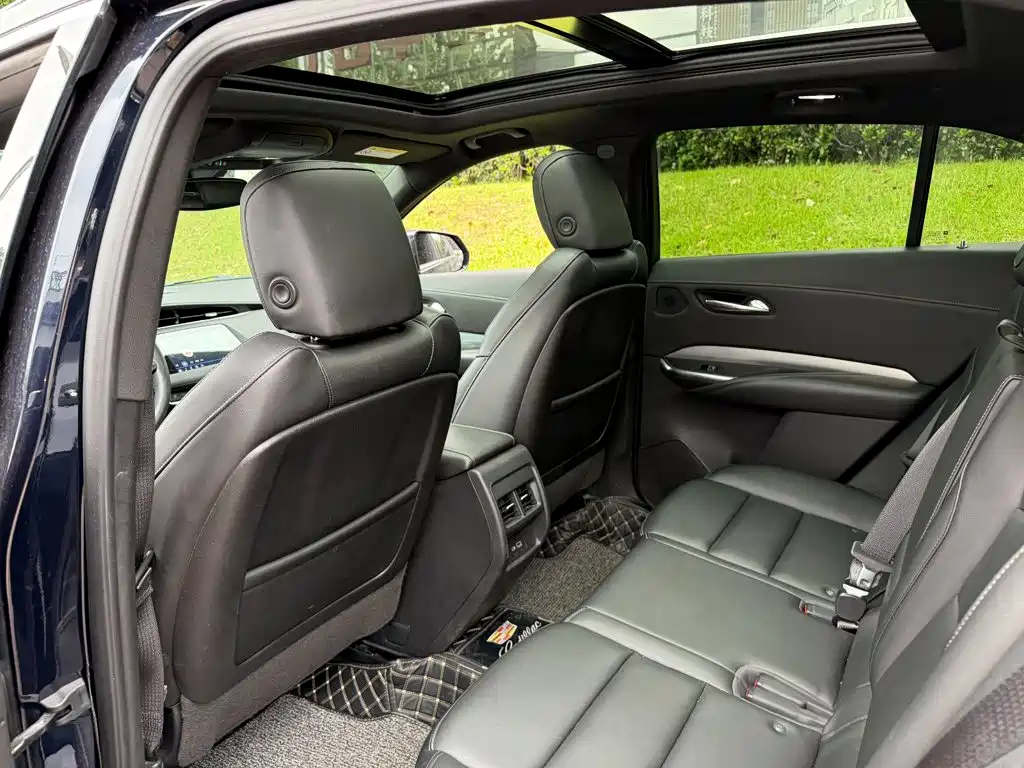 Cadillac XT4 — миниатюра 11