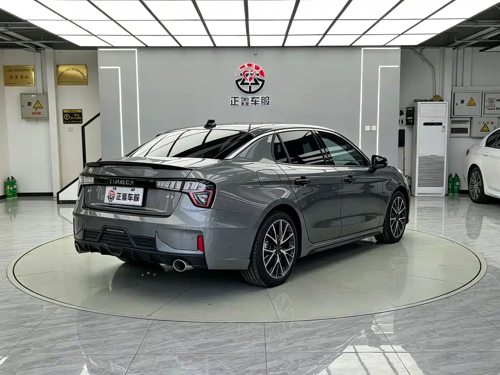 Lynk & Co 03 — миниатюра 14