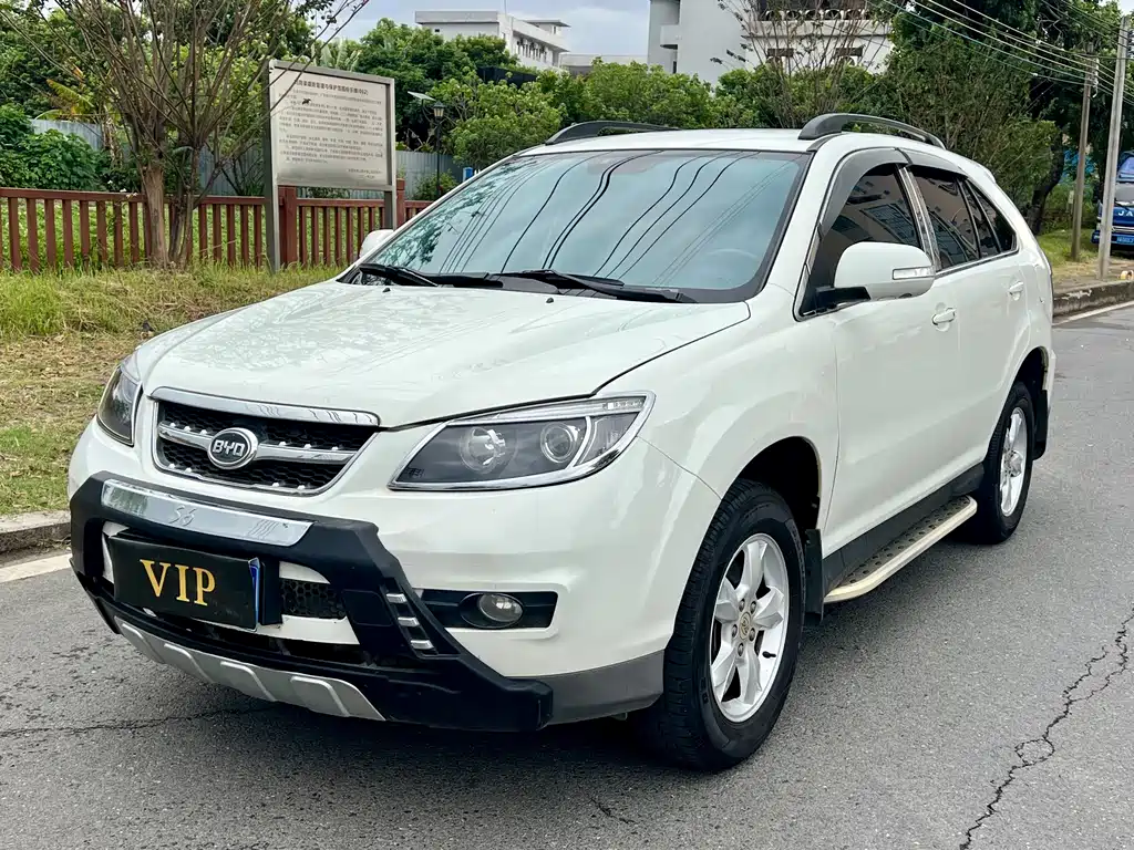 BYD S6