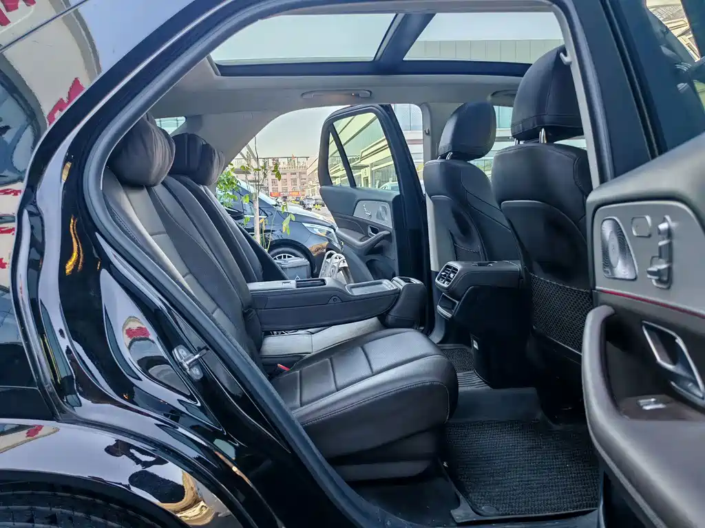 Mercedes-Benz GLE (Import) — миниатюра 16