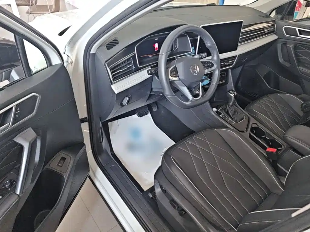 Volkswagen Tiguan L — миниатюра 16
