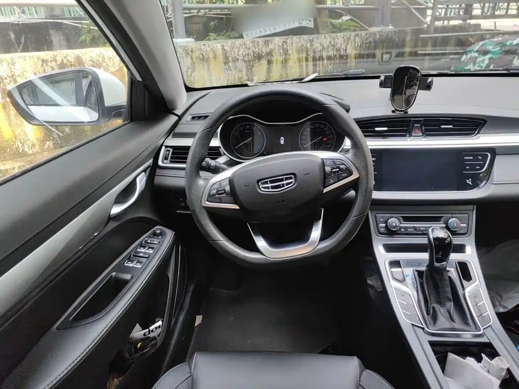 Geely Emgrand — миниатюра 11