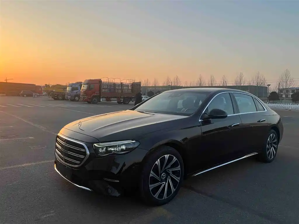 Mercedes-Benz E-Class 2024