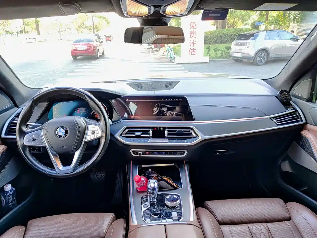 BMW X7 — миниатюра 10