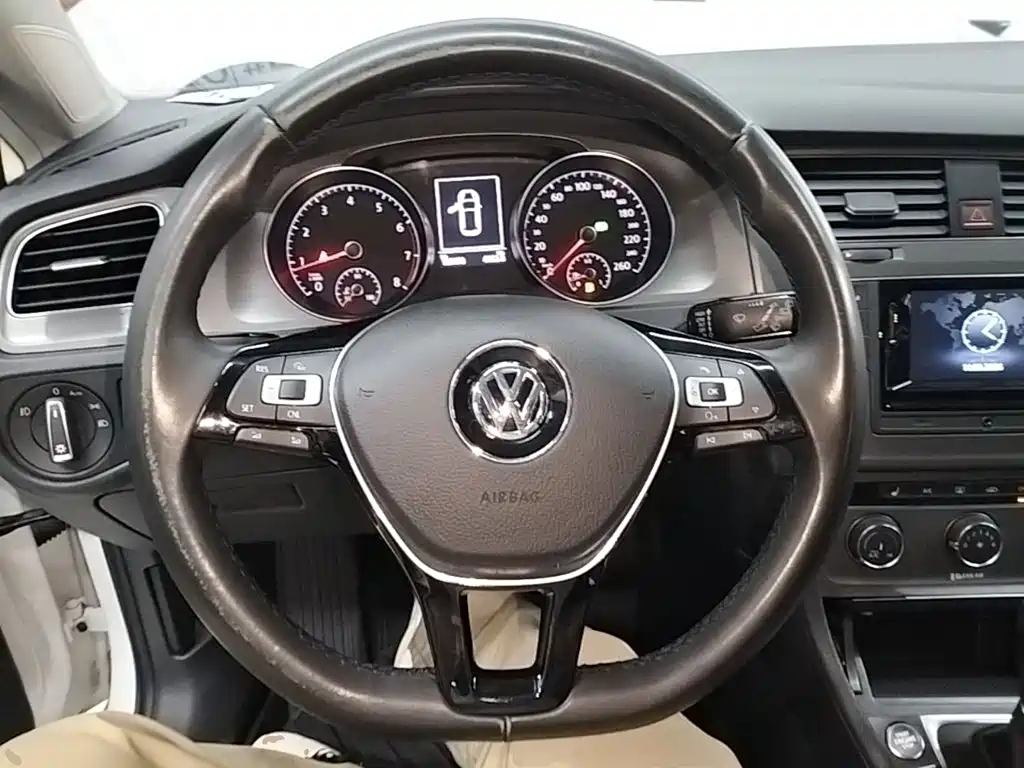 Volkswagen Golf — миниатюра 11