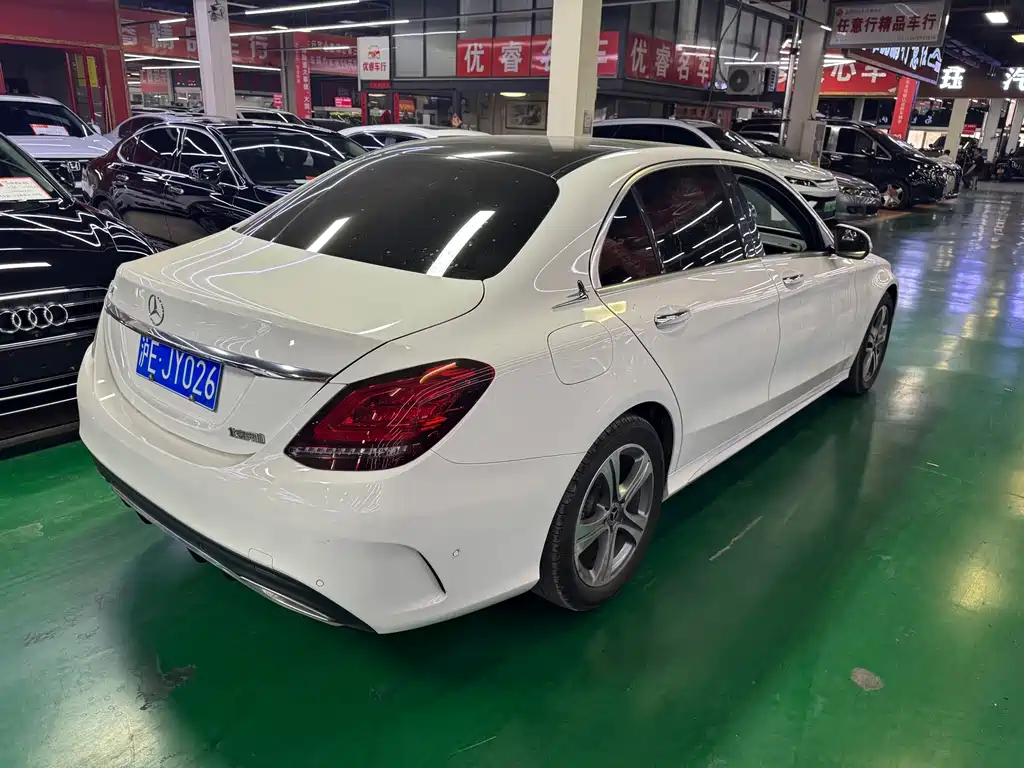 Mercedes-Benz C-Class — миниатюра 2