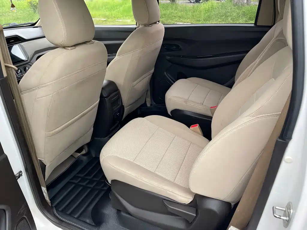 Wuling Hongguang — миниатюра 14
