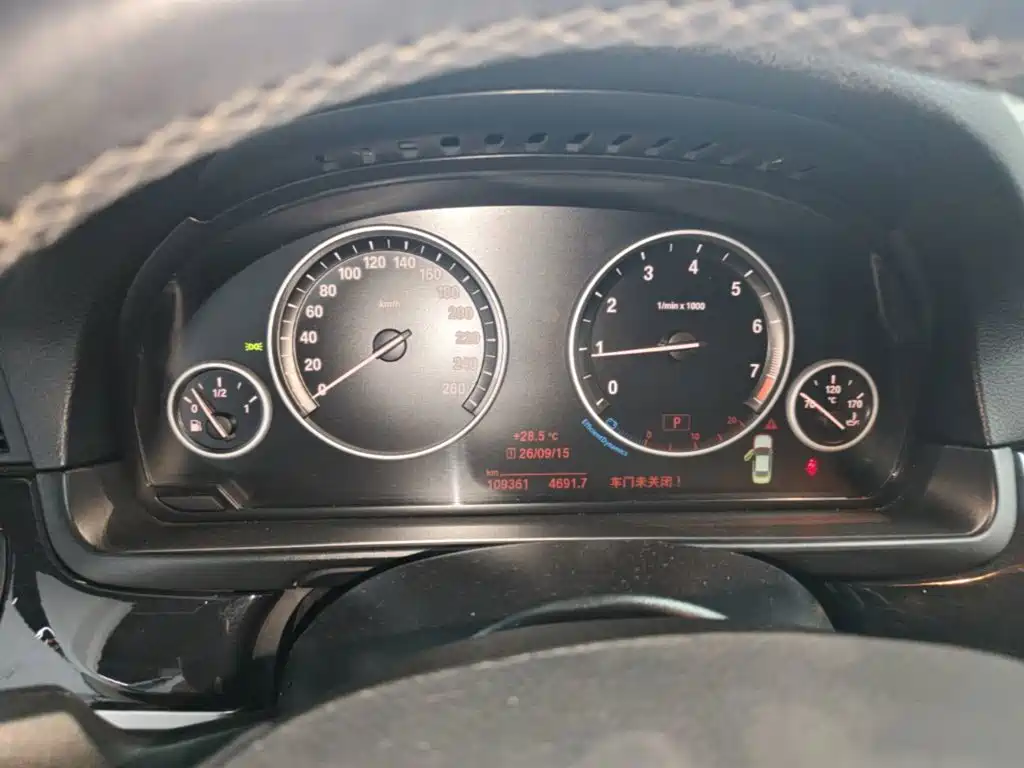BMW 5 Series — миниатюра 12