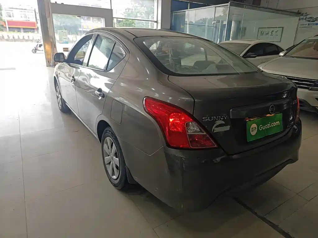 Nissan Sunny — миниатюра 5