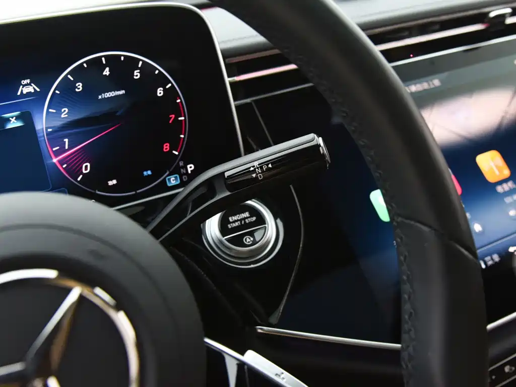Mercedes-Benz E-Class — миниатюра 5