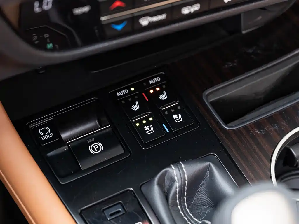 Lexus RX — миниатюра 18