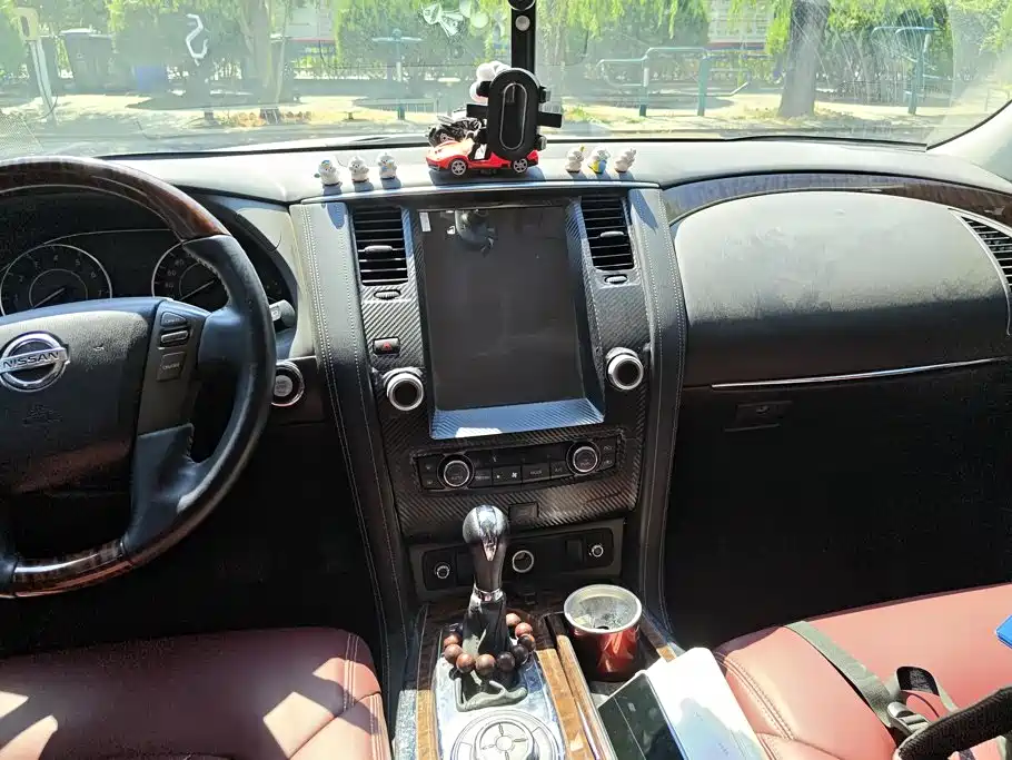 Nissan Patrol — миниатюра 13