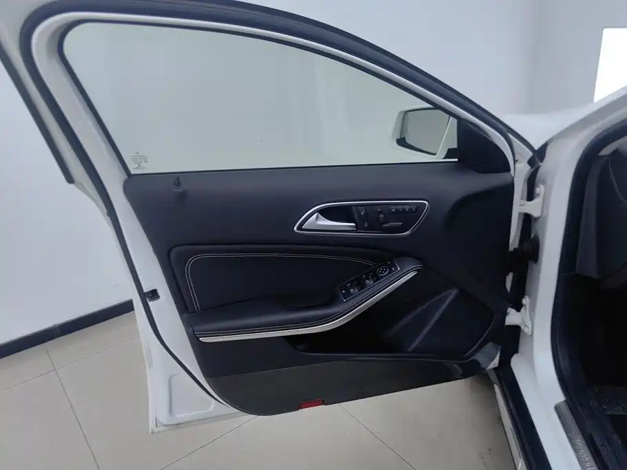 Mercedes-Benz GLA — миниатюра 7