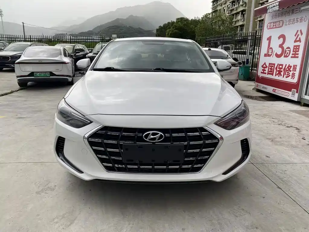 Hyundai Elantra — миниатюра 5