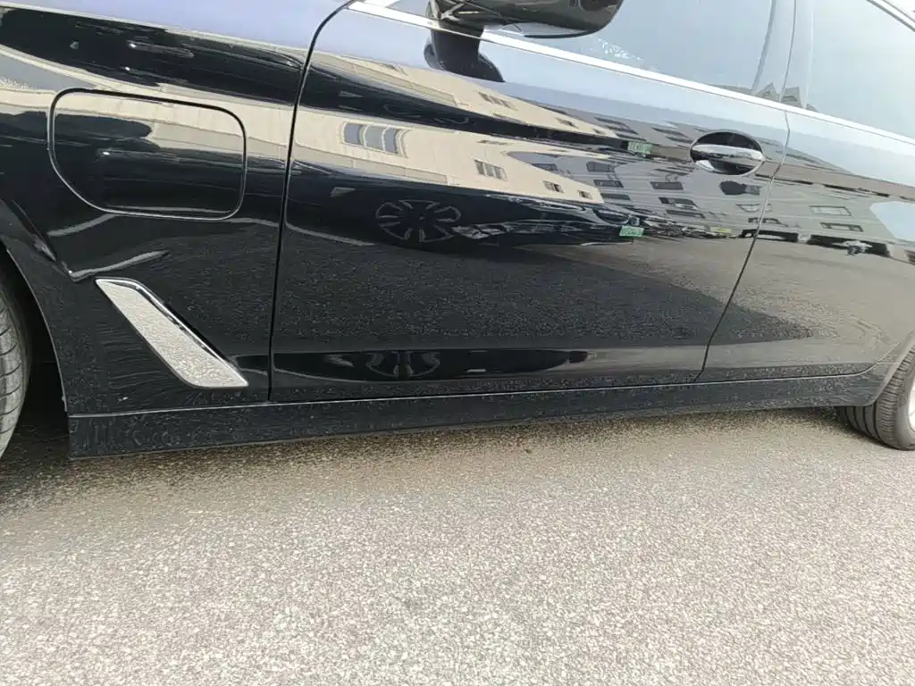 BMW 5 Series New Energy — миниатюра 22