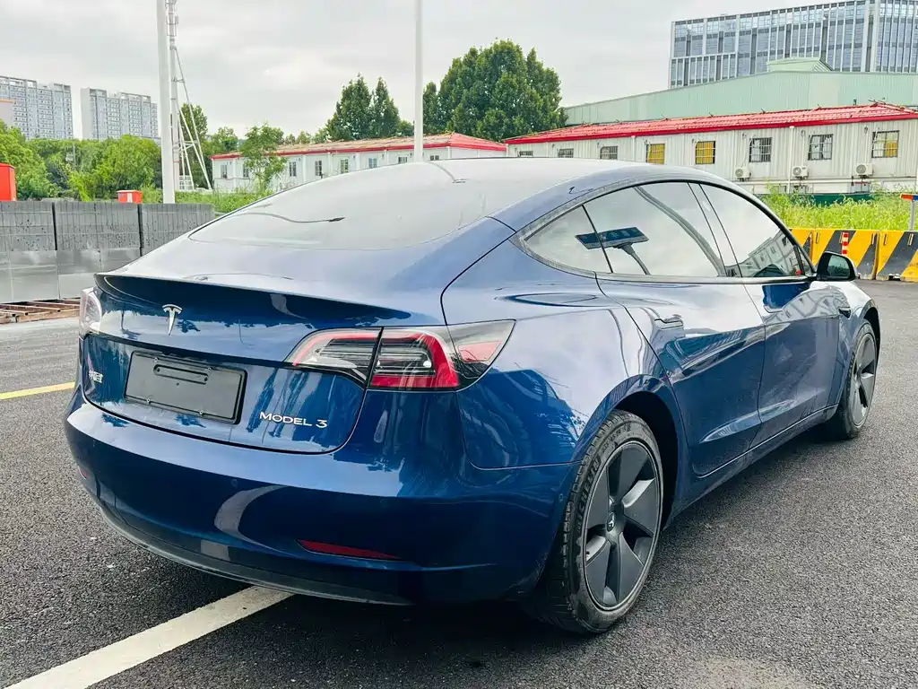 Tesla Model 3 — миниатюра 9