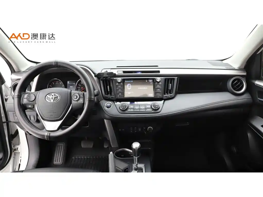 Toyota RAV4 — миниатюра 5