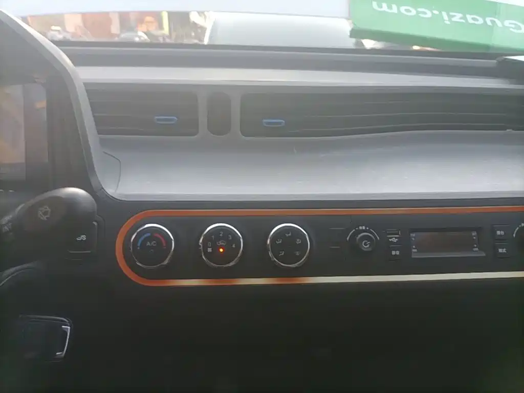 Wuling MINIEV — миниатюра 13