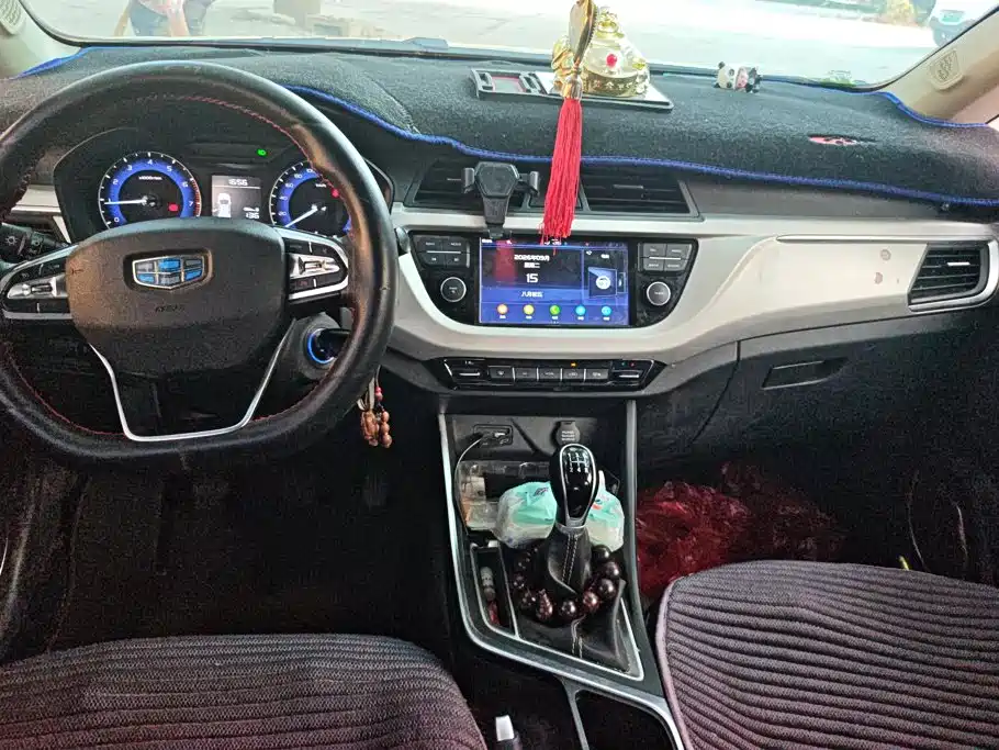 Geely Vision X3 — миниатюра 12
