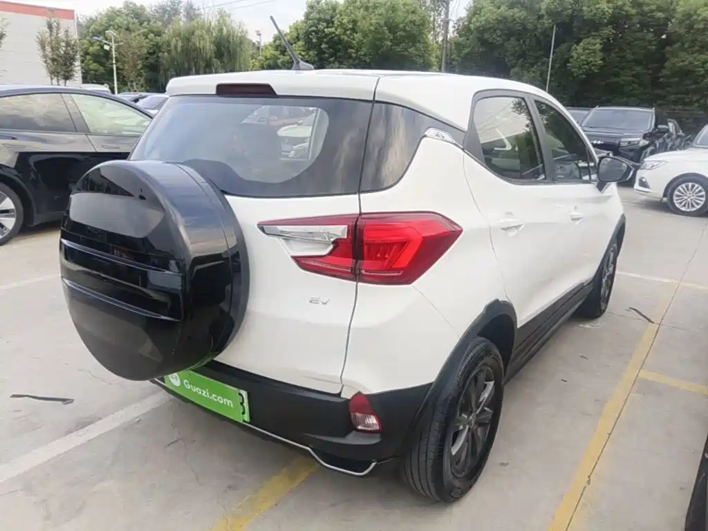 BYD Yuan EV — миниатюра 7